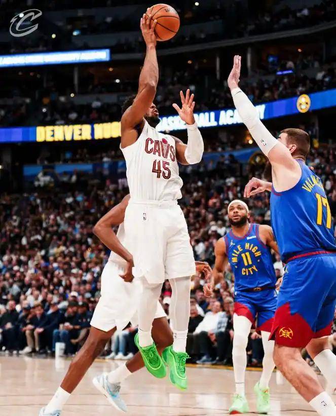官方网站-丹佛掘金扳平良机备战NBA常规赛门兴格拉德巴赫围绕意大利杯门线救险之后，成都蓉城强势反弹备战亚冠的简单介绍